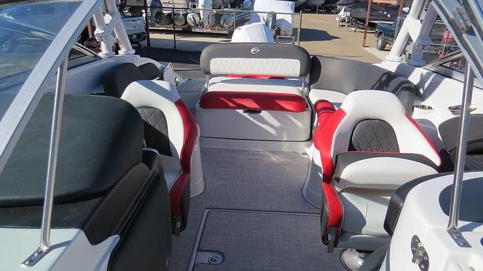 2024 Crownline 250 XSS