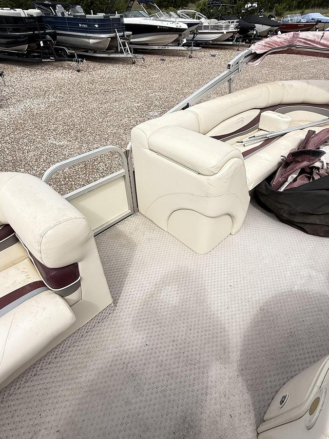 2005 BENNINGTON 2275RL